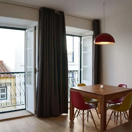 Two Bedroom In Historic Location! Close To The River Apartamento