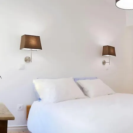 Two Bedroom In Historic Location! Close To The River Lisboa