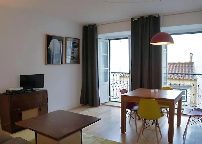 Two Bedroom In Historic Location - Close To The River With Ac By Lisbeyond